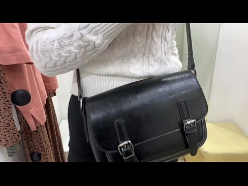 ❤️ Masturbació pública de la jove gossa FeralBerry amb un consolador al provador ❤ Vídeo de merda al porno ca.analpics.ru ❌️❤